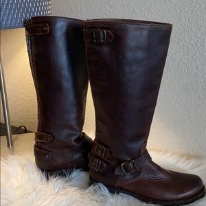 Frye Veronica Back ZIP Rising Boot